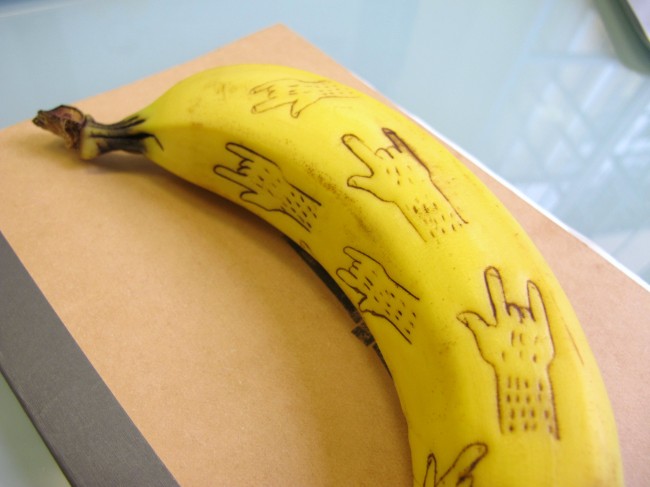 dessin banane tatouage