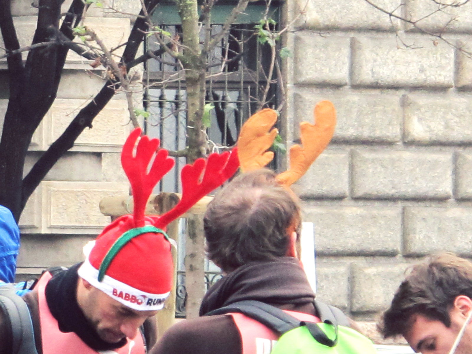 A faire avant Noël, la course des pères Noël à Milan!