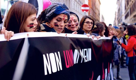 banderole féministe italie